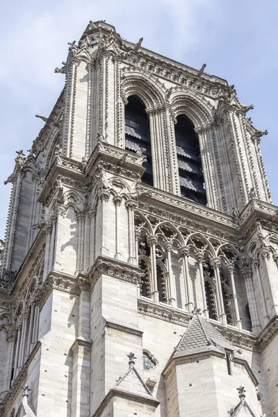 Paříž, Francie, na 30 srpnu 2015. Architektonické detaily Notre-Dame de Paris. Notre-Dame de Paris je jedním ze symbolů Paříže. — Stock fotografie