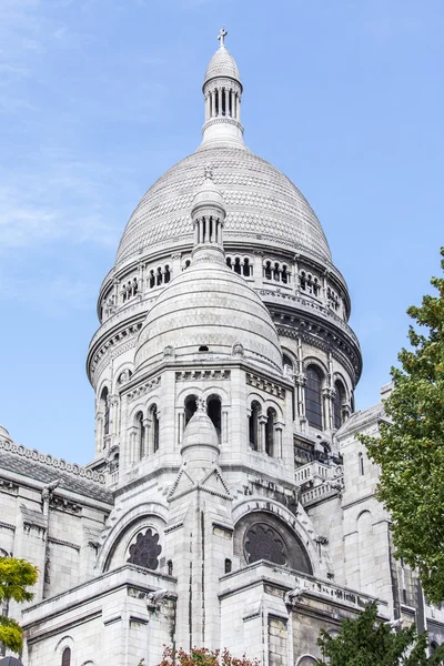巴黎，法国，2015 年 8 月 31 日。Sakre Kerr (法属圣杜圣心大教堂) 上蒙马特尔大教堂的建筑细节。Sakre Kerr 是巴黎的标志之一 — 图库照片