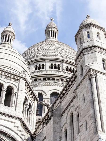 PARIS, FRANCE, on AUGUST 31, 2015. Architectural details of a basilica Sakre Kerr (fr. Basilique du Sacre Coeur) on Montmartre. Sakre Kerr is one of symbols of Paris — Stock Photo, Image