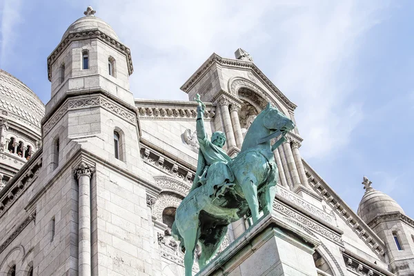 Parigi, Francia, il 31 agosto 2015. Dettagli architettonici di una basilica Sakre Kerr (fr. Basilique du Sacre Coeur) su Montmartre. Sakre Kerr è uno dei simboli di Parigi — Foto Stock