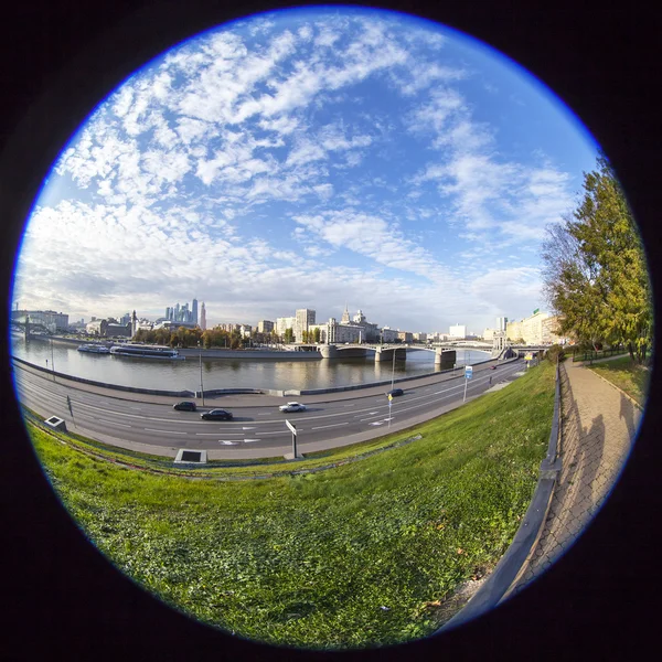 Moskau, russland, am 22. oktober 2015. blick auf die flussufer moskau. Fischaugenblick — Stockfoto