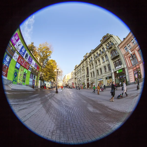 モスクワ、ロシア、2015 年 10 月 22 日に。アルバート通り。アルバート - 古いモスクワは、最も魅力的なの 1 つの典型的な通りの 1 つの観光客に。魚眼レンズ ビュー — ストック写真