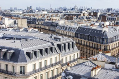 31 Ağustos 2015 tarihinde, Paris, Fransa. Paris çatıları üzerinde bir anket platformu üzerinden Üstten Görünüm