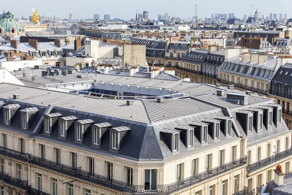 PARIS, FRANCE, on AUGUST 31, 2015. The top view from a survey platform on roofs of Paris — Stock Photo, Image