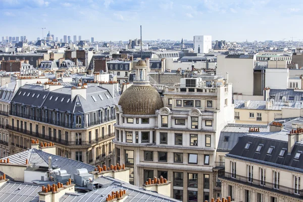 PARIS, FRANCE, on AUGUST 31, 2015. The top view from a survey platform on roofs of Paris — Stock Photo, Image