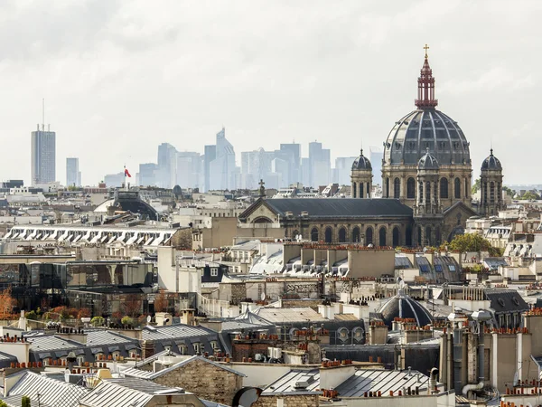 PARIS, FRANCE, on AUGUST 31, 2015. The top view from a survey platform on roofs of Paris — Stock Photo, Image