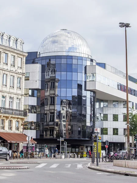 LILLE, FRANCIA, 28 de agosto de 2015. Arquitectura moderna — Foto de Stock