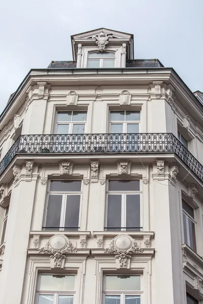 LILLE, FRANÇA, em 28 de agosto de 2015. Detalhes arquitetônicos de edifícios típicos — Fotografia de Stock