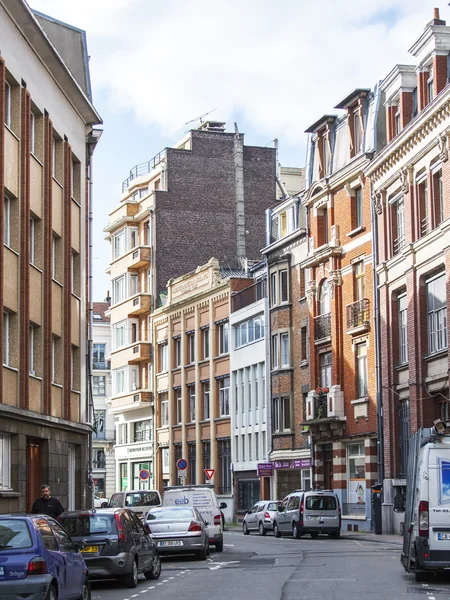 LILLE, FRANÇA, em 28 de agosto de 2015. Vista urbana. Cidade típica no dia ensolarado brilhante . — Fotografia de Stock