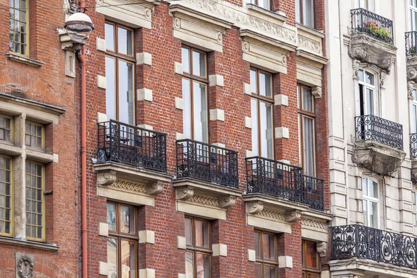 LILLE, FRANCE, le 28 août 2015. Détails architecturaux des bâtiments typiques — Photo