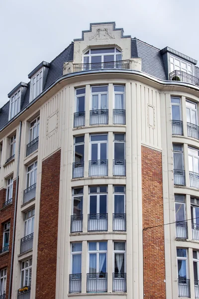 LILLE, FRANCIA, 28 de agosto de 2015. Detalles arquitectónicos de edificios típicos — Foto de Stock