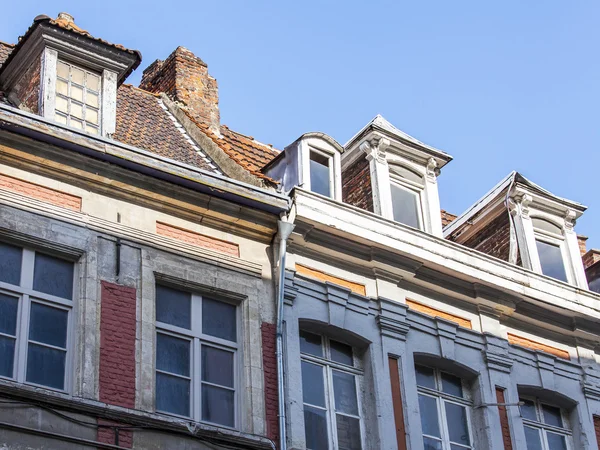 Lille, Francja, na 28 sierpnia 2015. Detale architektoniczne typowe budynków — Zdjęcie stockowe