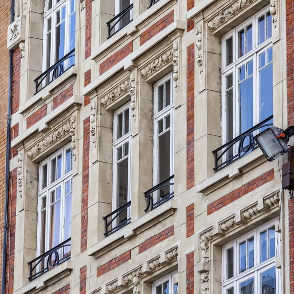 Λιλ, Γαλλία, στις 28 Αυγούστου 2015. Αρχιτεκτονικές λεπτομέρειες τυπικό κτιρίων — Φωτογραφία Αρχείου