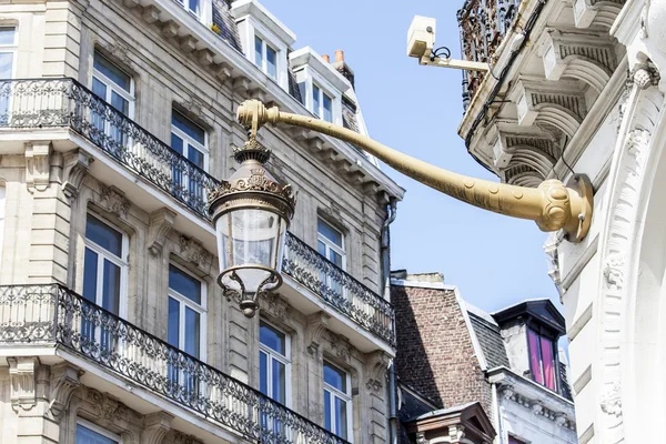 リール、フランス、2015 年 8 月 28 日に。アーキテクチャと美しい装飾的な街灯 — ストック写真