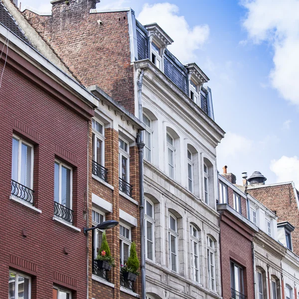 Lille, france, am 28. august 2015. architektonische details typischer gebäude — Stockfoto