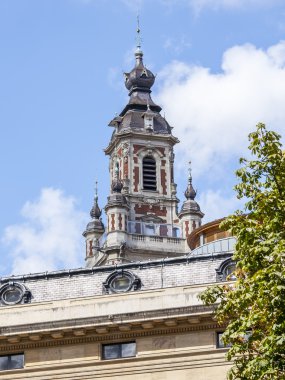 Lille, Fransa, 28 Temmuz 2015 tarihinde. Tarihi kentin tipik binaların mimari detaylar