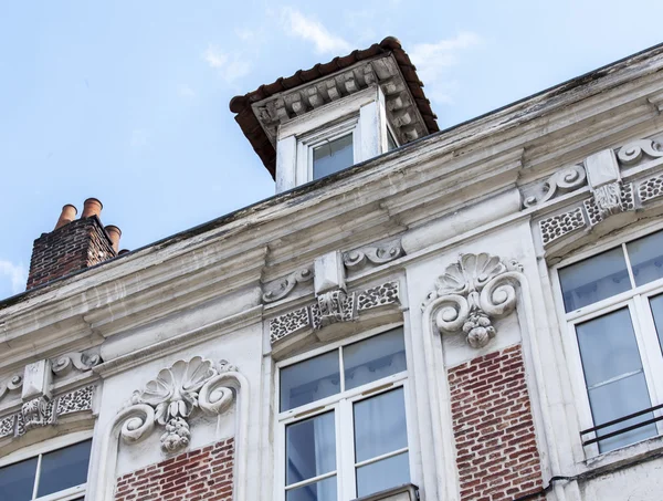 Lille, Frankrike, den 28 augusti 2015. Arkitektoniska Detaljer för typiska byggnader — Stockfoto