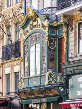 Lille, Fransa, 28 Temmuz 2015 tarihinde. Tipik binaların mimari detaylar