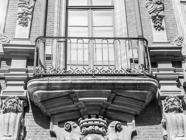 LILLE, FRANÇA, em 28 de agosto de 2015. Detalhes arquitetônicos de edifícios típicos — Fotografia de Stock