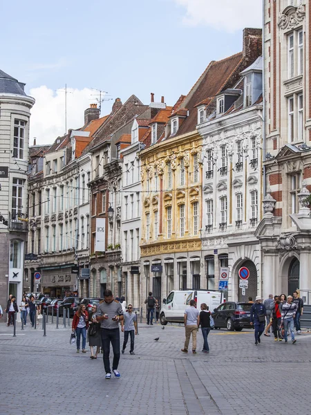 LILLE, FRANCE, on AUGUST 28, 2015. Typical urban view in historical part of the city — Stockfoto