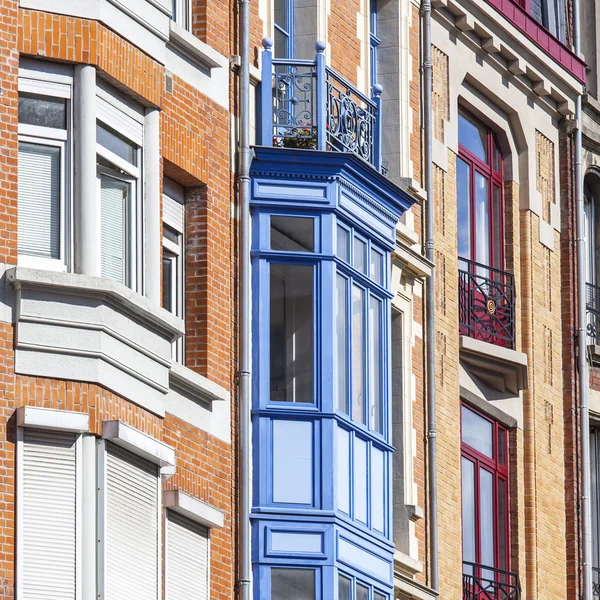 リール、フランス、2015 年 8 月 28 日に。都市の歴史的部分の典型的な建物の建築の細部 — ストック写真