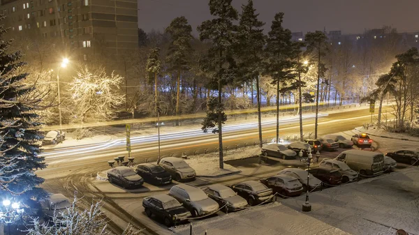 Pushkino, Rusya, üzerinde 22 Kasım 2015. Gece townscape — Stok fotoğraf