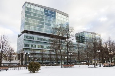 Moskova, Rusya, 17 Aralık 2015 tarihinde. Tsvetnoy Bulvarı'ndaki modern binaların mimari bir kompleksi.