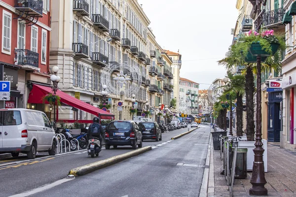 Nice, Frankrijk, op 7 januari 2016. Een typisch stedelijke weergave in historische deel van de stad. — Stockfoto