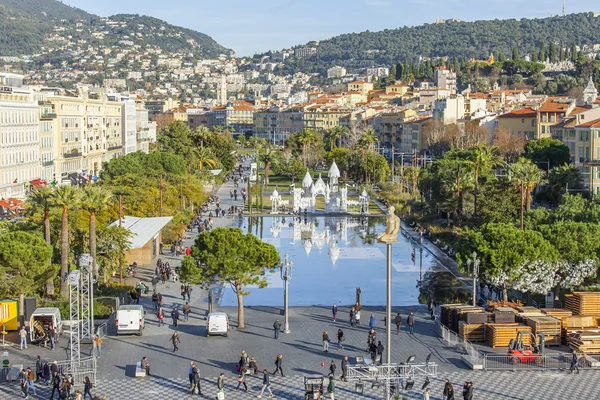 NICE, FRANCIA, il 7 GENNAIO 2016. Una vista della Promenade du Paillon da un punto alto. Giornata invernale . — Foto Stock