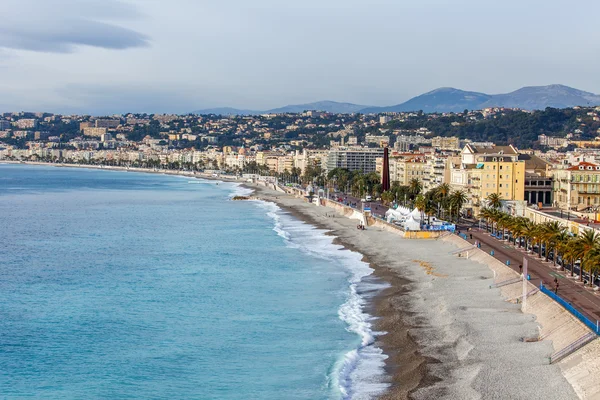 Nice, Frankrike, den 13 januari 2016. Stadslandskapet. Promenade des Anglais. Vinterdag. — Stockfoto