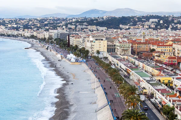 Νίκαια, Γαλλία, στις 13 Ιανουαρίου 2016. Τοπίο της πόλης. Παραλιακό δρόμο Promenade des Anglais. Χειμερινή ημέρα. — Φωτογραφία Αρχείου