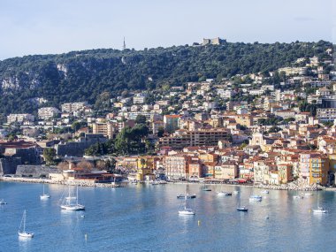 Villefranche-Sur-Mer, Frantsiya, üzerinde 10 Ocak 2016. Villefranche-sur-Mer - Fransız Rivierası'nın merkezlerinden biri olan. Nice yakın olduğunu. Bir koy ve bir yüksek noktadan setin şirketten bir görünüm.