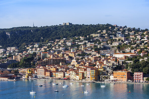 VILLEFRANCHE-SUR-MER, FRANTSIYA, on JANUARY 10, 2016. Villefranche-sur-Mer - one of resorts of French Riviera. Is near to  Nice. A view of a bay and the house on the embankment from a high point.