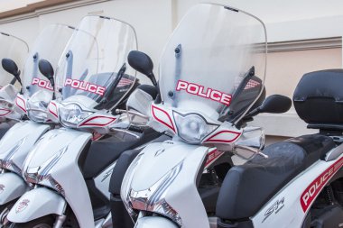 Monte-Carlo, Monaco, üzerinde 10 Ocak 2016. Motosiklet polis şehir sokakta devriye