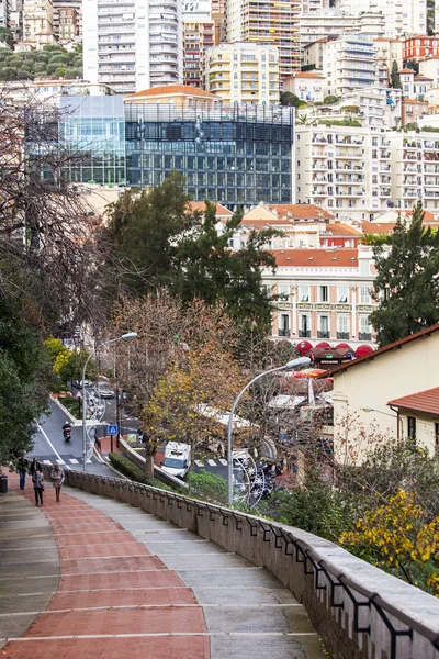 MONTE-CARLO, MONACO, el 10 de enero de 2016. Típica vista urbana. Día de invierno . — Foto de Stock