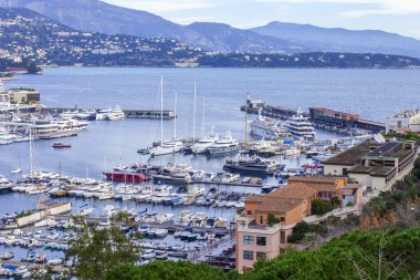 Monte-Carlo, Monaco, üzerinde 10 Ocak 2016. Bağlantı noktasındaki yüksek bir noktada, moorings gemiler görünümünden