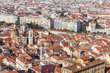 Güzel, Fransa, 7 Ocak 2016. Shatto'nın Tepesi'nden ısmarlayarak. Eski şehrin kırmızı çatılar