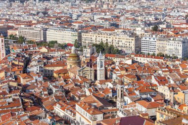 Güzel, Fransa, 7 Ocak 2016. Shatto'nın Tepesi'nden ısmarlayarak. Eski şehrin kırmızı çatılar