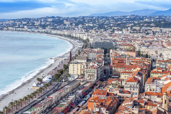 NICE, FRANKRIG - JANUAR 7, 2016. Den øverste udsigt på Promenade des Anglais, en af de smukkeste dæmninger i Europa - Stock-foto