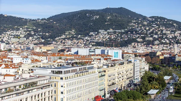 Nice, Frankrijk, op 7 januari 2016. Een uitzicht op de stad vanaf een hoog punt. — Stockfoto