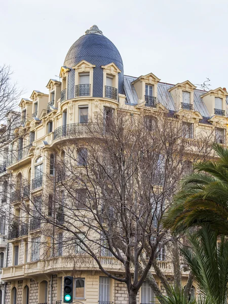 NICE, FRANCE - on JANUARY 8, 2016. Typical architectural details, characteristic for city building of the XIX century — Stock Photo, Image