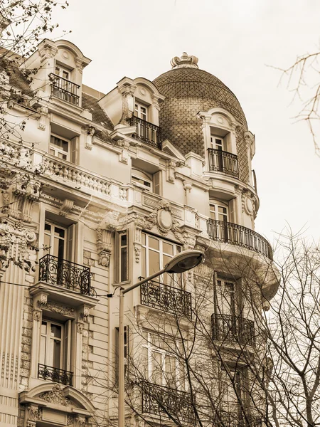 Nice, Frankrijk - op 8 januari 2016. Typische architectonische details, kenmerkend voor het gebouw van de stad van de Xix eeuw — Stockfoto