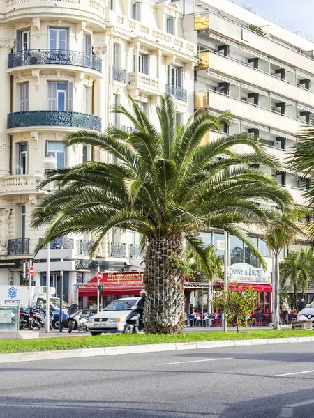 Nicea, Francja - na 8 stycznia 2016 r. Promenade des Anglais nasyp, jednym z najpiękniejszych bulwarów z Europy. — Zdjęcie stockowe