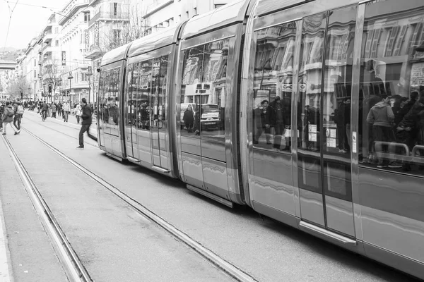 NICE, FRANCE - on JANUARY 8, 2016. The high-speed tram goes on Jean Medsen Avenue — Stock Photo, Image