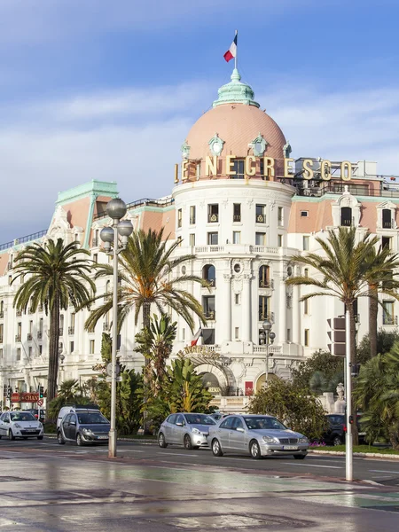 NICE, FRANCE - on JANUARY 8, 2016. Promenade des Anglais Embankment, one of the most beautiful embankments of Europe. — Stock Photo, Image