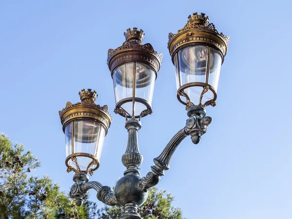 Monte-Carlo, Monaco, üzerinde 10 Ocak 2016. Eski bir sokak lambası — Stok fotoğraf