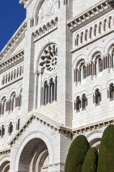 Monte-Carlo, Monaco, üzerinde 10 Ocak 2016. Bir katedral (Saint Nikolay'nın katedral mimari detaylar) — Stok fotoğraf