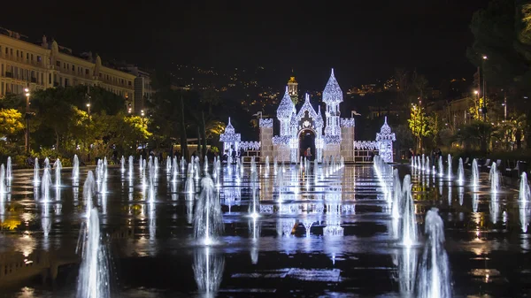 NICE, FRANCE - on JANUARY 8, 2016. The flat fountain  in Promenade du Paillon park. Night look. — Stock Photo, Image