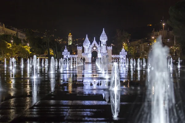 NICE, FRANCE - on JANUARY 8, 2016. The flat fountain  in Promenade du Paillon park. Night look. — Stock Photo, Image