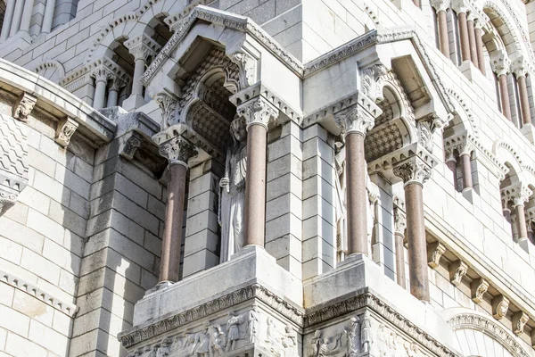 MONTE-CARLO, MONACO, em 10 de julho de 2016. Detalhes arquitetônicos de uma catedral (Catedral de Saint Nikolay ) — Fotografia de Stock